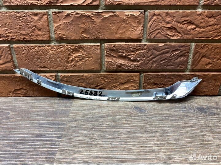 Молдинг заднего бампера правый Volvo XC90 2015+