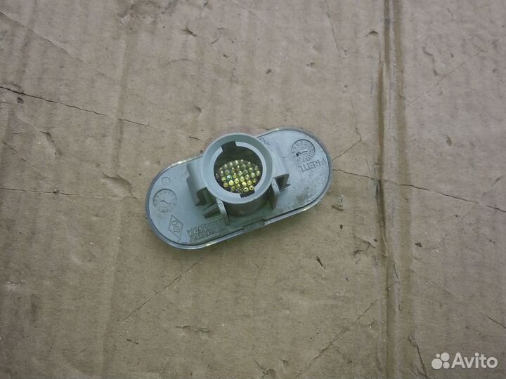 Повторитель поворота Renault Logan Largus