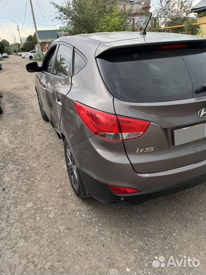 Hyundai ix35 2.0 AT, 2014, битый, 180 000 км