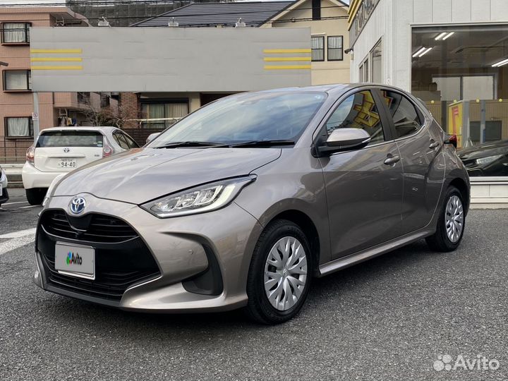 Toyota Yaris 1.5 CVT, 2022, 10 950 км
