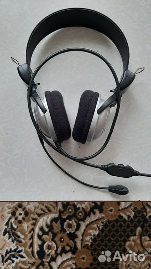 Наушники с микрофоном