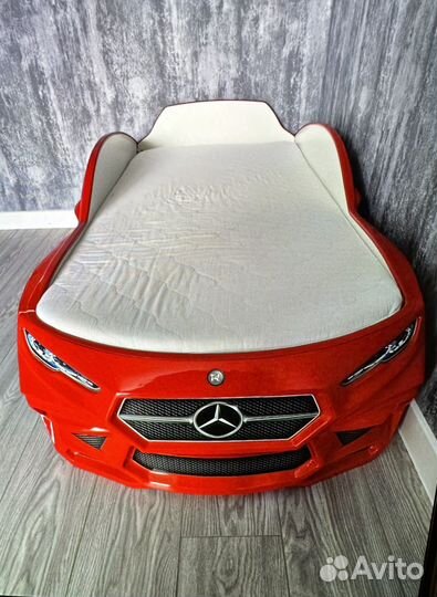 Детская кроватка машина