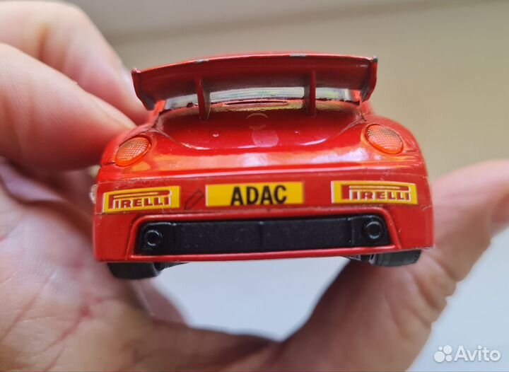 Машинка Volkswagen new beetle cup 1:43