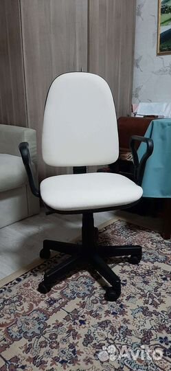 Компьютерное кресло