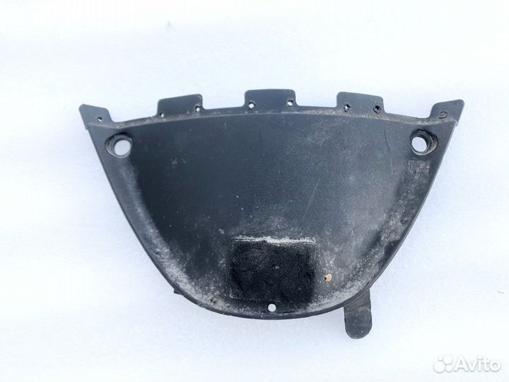 Suzuki RF 400 пластик под ветровое стекло