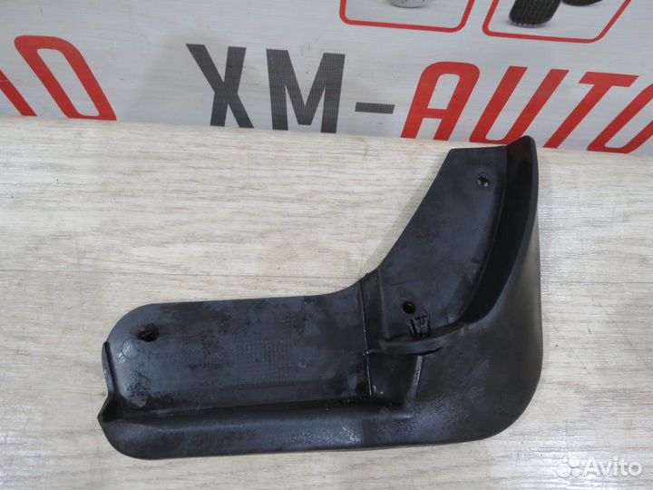 Брызговик передний правый LADA Vesta