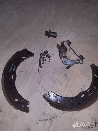 Колодки ручника на мерседес 639