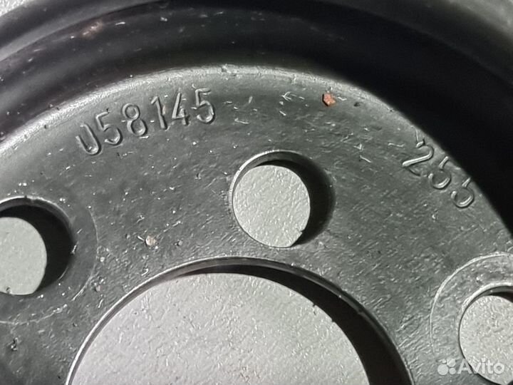 Шкив насоса гур Vag 058145255