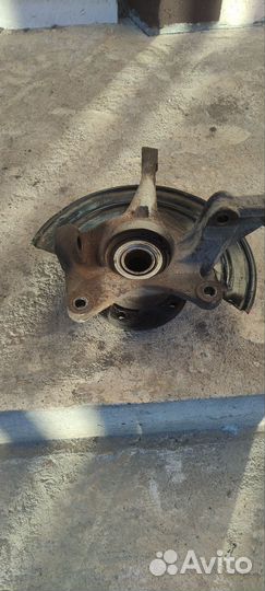 Кулак поворотный передний левый Renault Duster