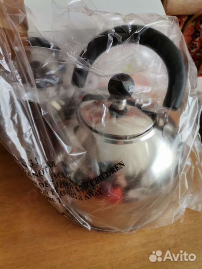 Чайник со свистком новый для всех видов плит