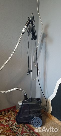Отпариватель для одежды напольный