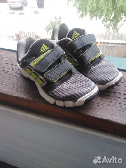 Кроссовки adidas