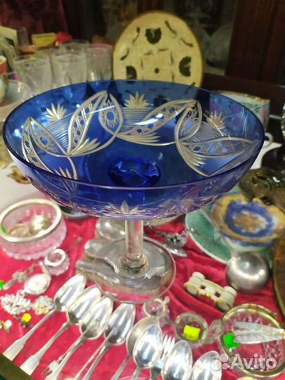 Вазы, рюмки, графин