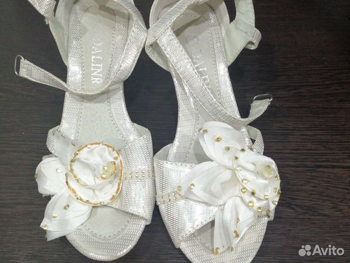 Босоножки для девочки