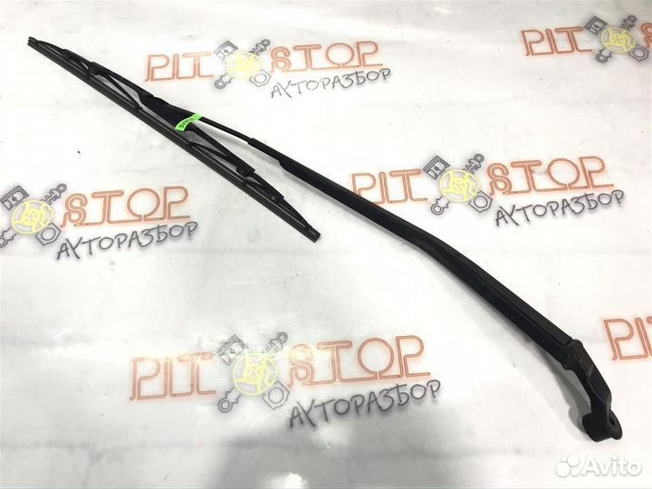 Держатель стеклоочистителя левый Toyota Vista