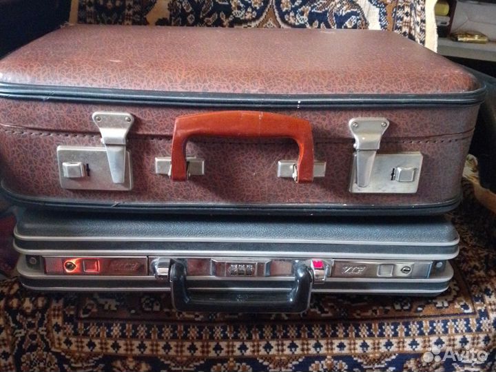 Чемодан и дипломат