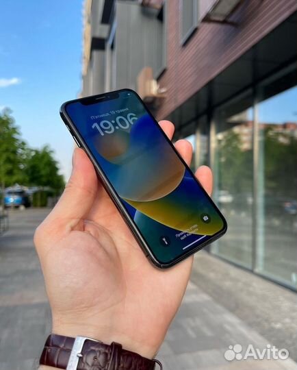 iPhone X 256 Гб Черный
