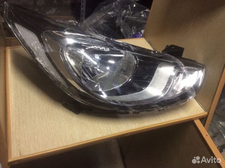 Фара Хёндай солярис правая 10-14