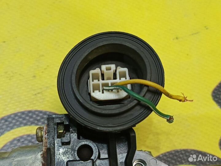 Стеклоподъемник задний левый Toyota Vista Ardeo