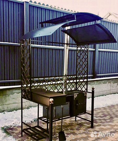 Мангал с крышей