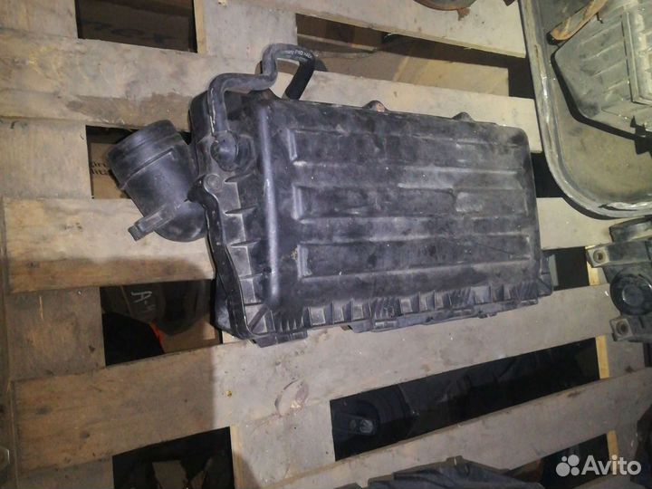 Корпус воздушного фильтра Volkswagen 1.4