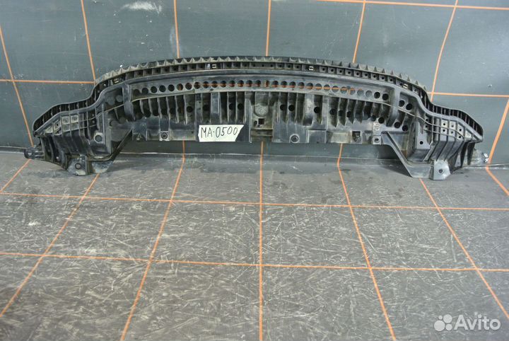 Пыльник двигателя центральный-Toyota Corolla E180