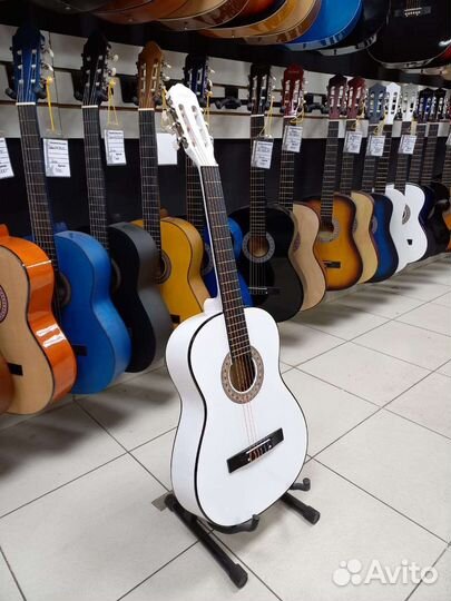 Классическая гитара 4/4 Белая Новая