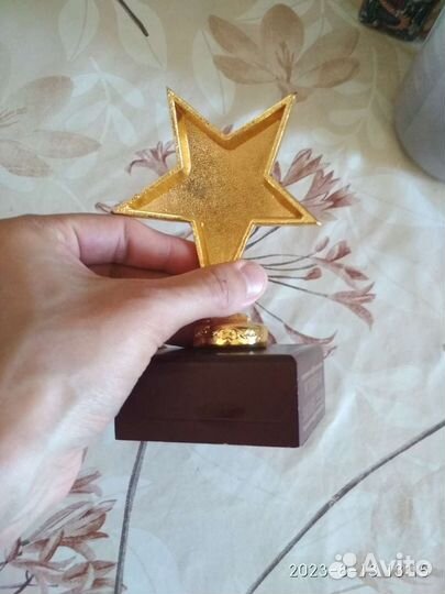 Статуэтка успешная бизнес леди подарок