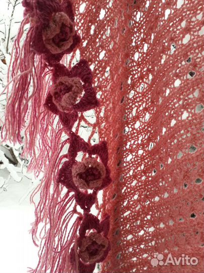 Шаль вязанная