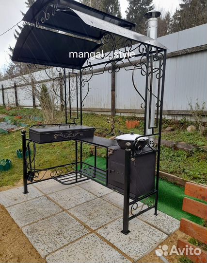 Мангал с крышей