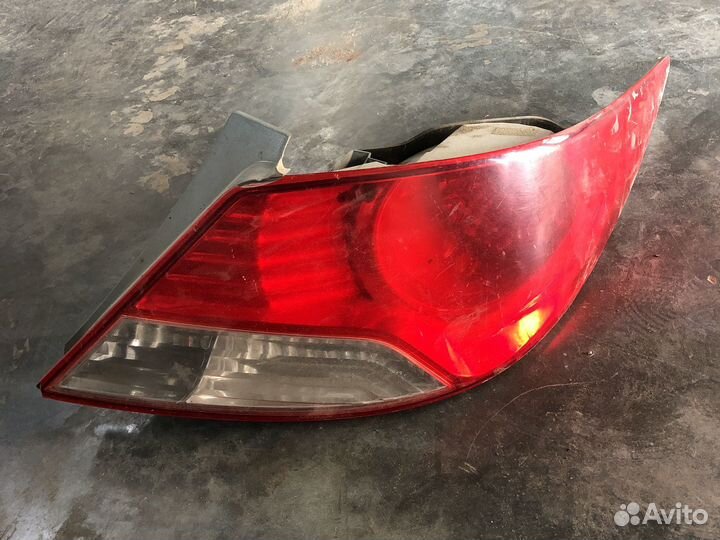 Задний фанарьь на hyundai solaris