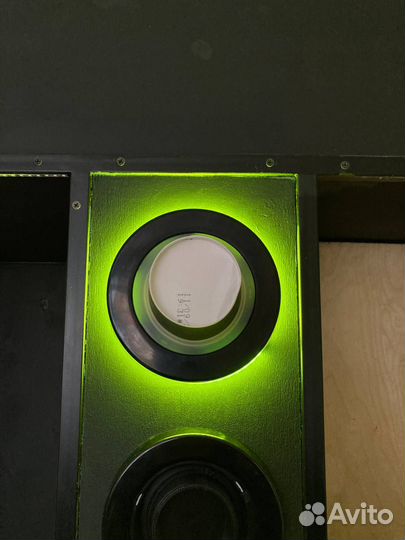 Универсальный диспенсер для стаканов и крышек