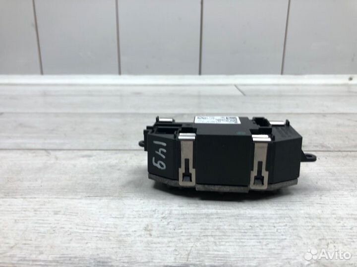 Резистор печки Volkswagen Golf хэтчбек cayb 2010