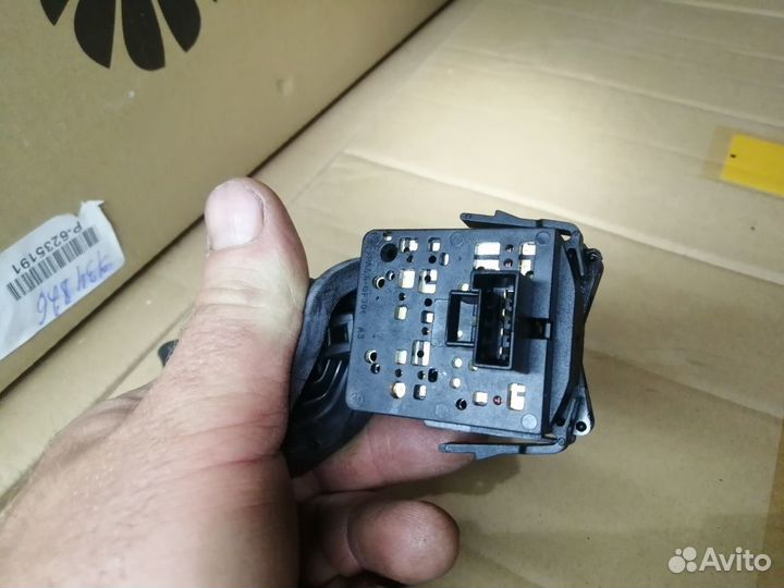 Подрулевой переключатель правый Opel Meriva A