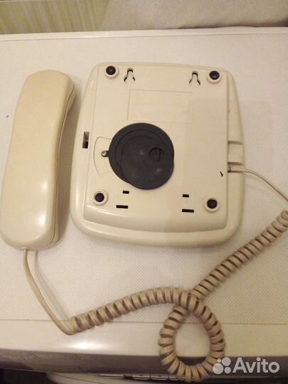 Телефон кнопочный