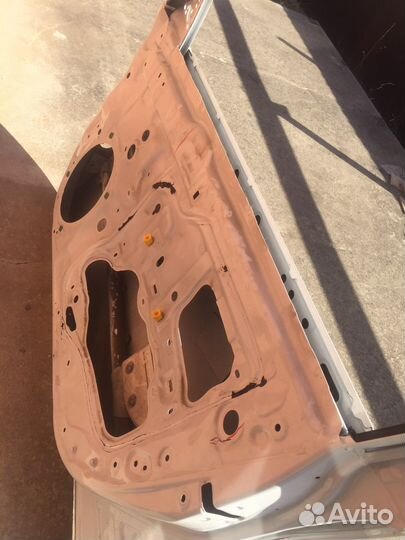 Дверь передняя camry 50,55