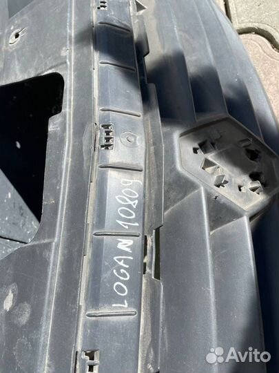 Решетка радиатора логан