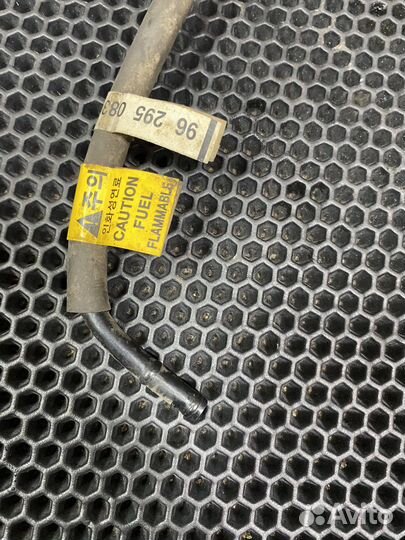 Трубка впускного коллектора Chevrolet Epica