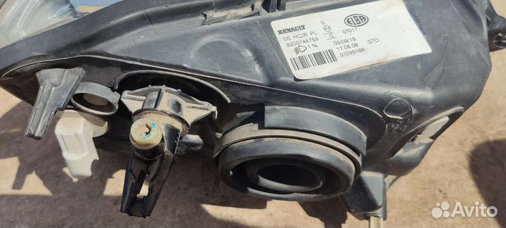 Фары на LADA largus