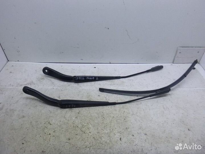 Поводок стеклоочистителя передний левый land rover