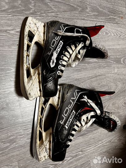 Хоккейные коньки bauer