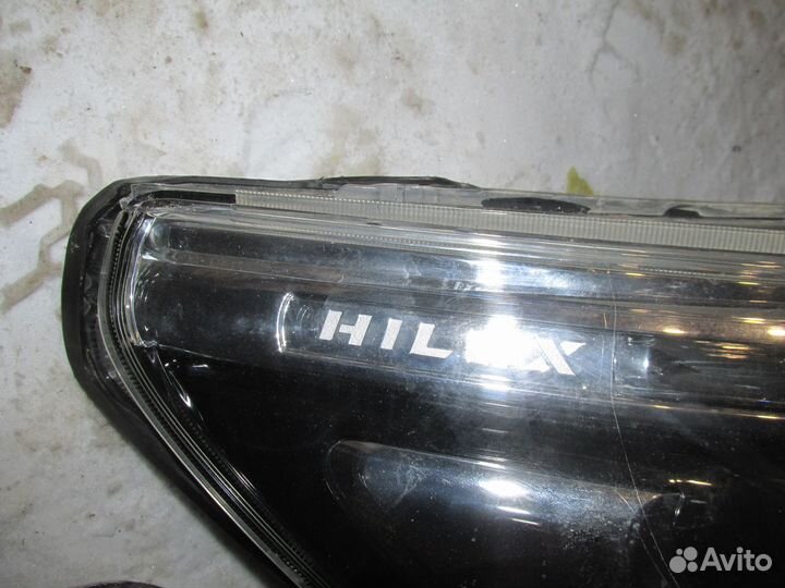 Фара правая Toyota Hilux с 2015 года