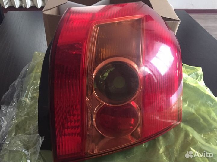 Стопари задние Toyota runx, allex, Corolla хэтчбек