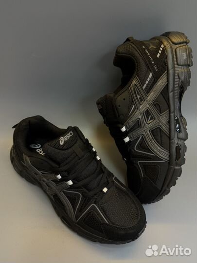 Кроссовки asics