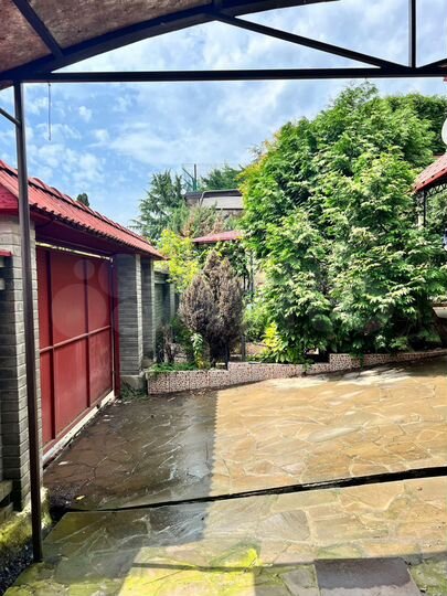 Дом 180 м² на участке 5 сот.