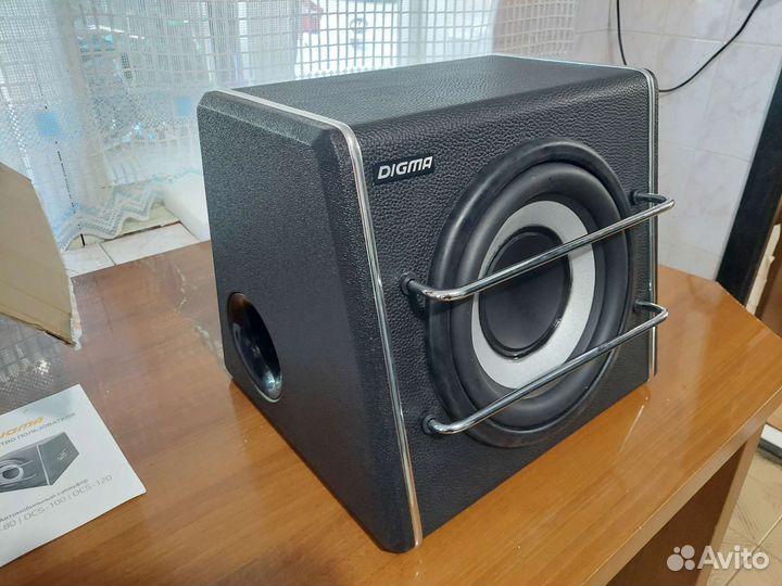 Сабвуфер 25см 220W активный с усилителем