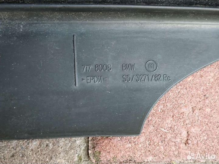 Уплотнитель двери BMW 750 F01/F02 4.4L