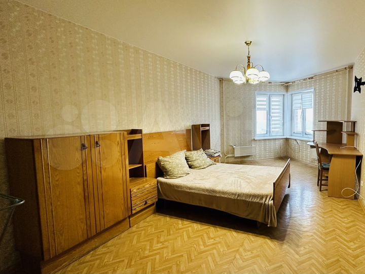 2-к. квартира, 85 м², 10/16 эт.