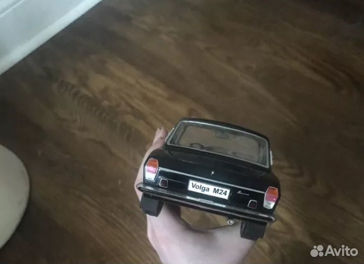 Модель автомобиля Волга Газ 24 1.18 масштаб
