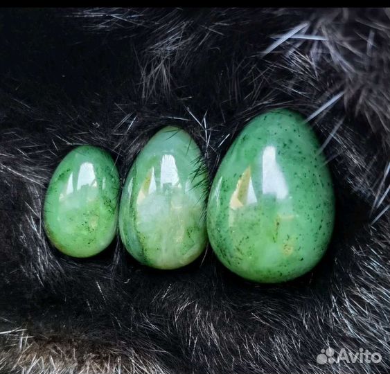 Яйцо из нефрита